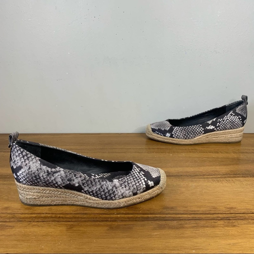 Tory Burch Snake Print Low Wedge Espadrilles Size 7